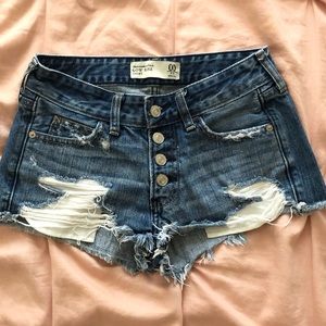 Low rise jean shorts!